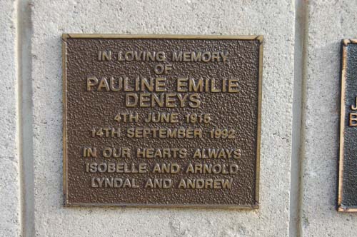 Deneys, Pauline  