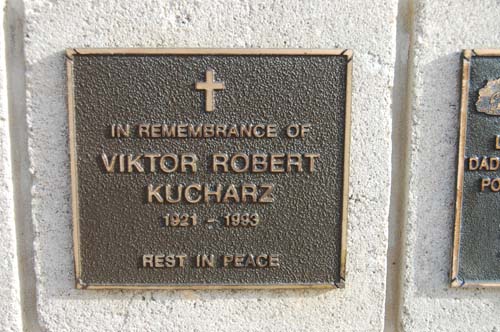 Kucharz, Viktor 